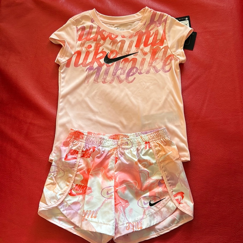 Nike Little Girls' Summer Daze Sprinter Set